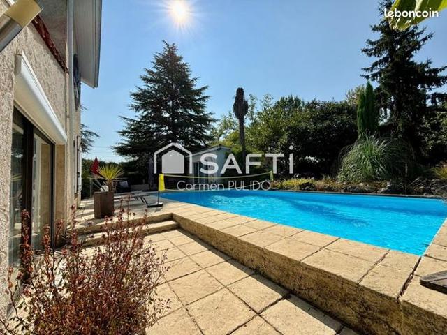 Maison 7 pièces 260 m²