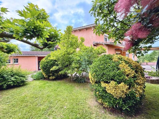 Maison 7 pièces 260 m²