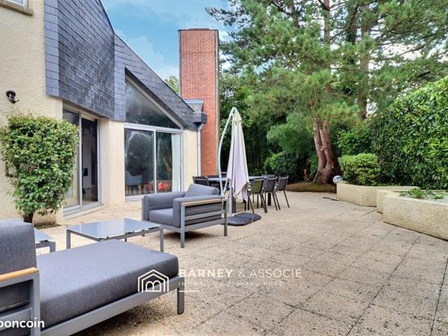 Maison 7 pièces 260 m²