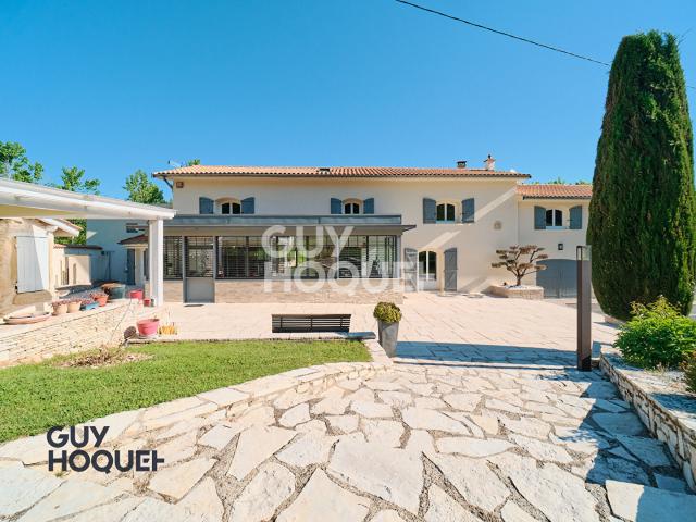 Maison 7 pièces 260 m²