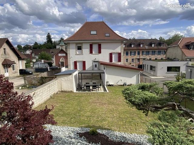 Maison 7 pièces 260 m²