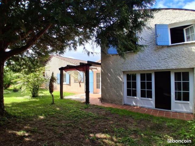 Maison 7 pièces 260 m²