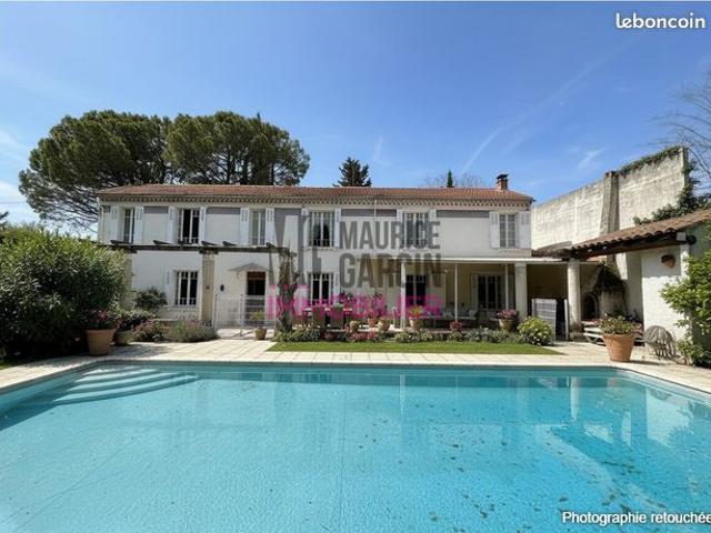 Maison 7 pièces 260 m²