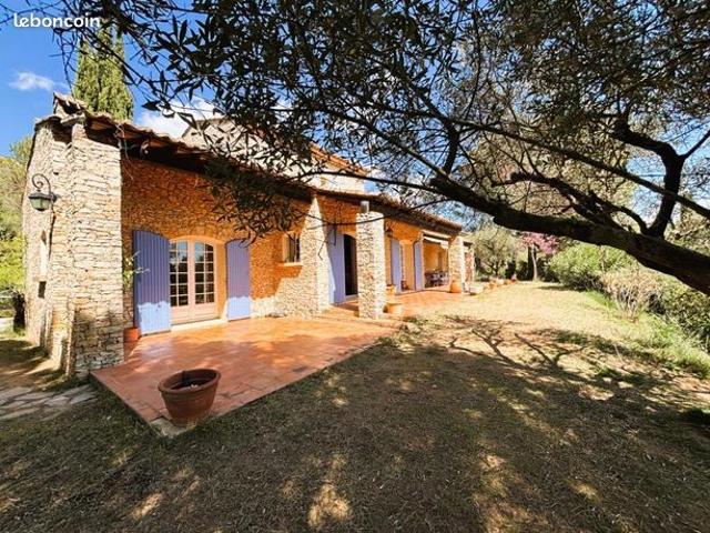 Maison 7 pièces 261 m²