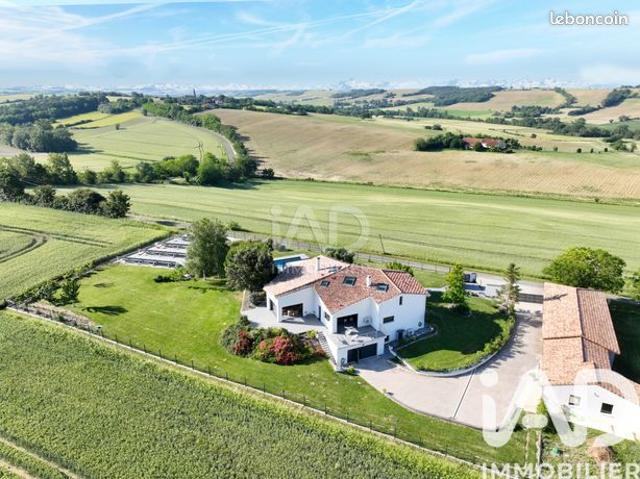 Maison 7 pièces 262 m²