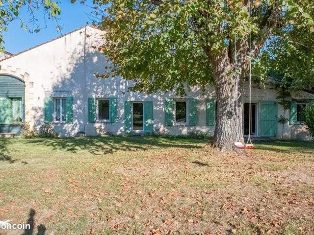 Maison 7 pièces 262 m²