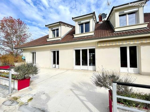 Maison 7 pièces 262 m²
