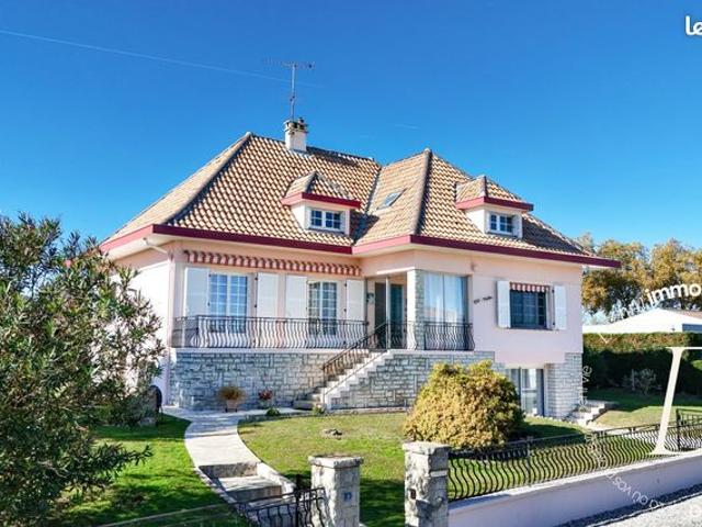 Maison 7 pièces 263 m²