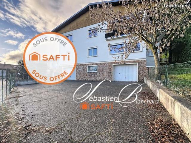 Maison 7 pièces 263 m²