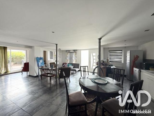 Maison 7 pièces 263 m²