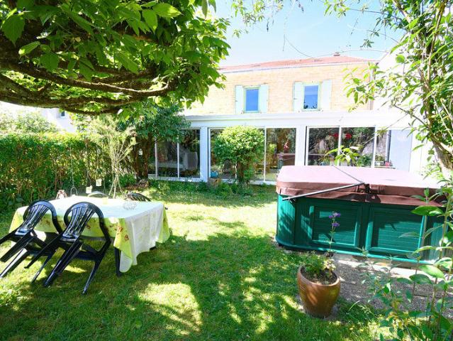 Maison 7 pièces 263 m²
