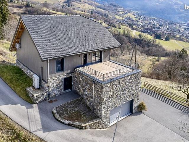 Maison 7 pièces 263 m²
