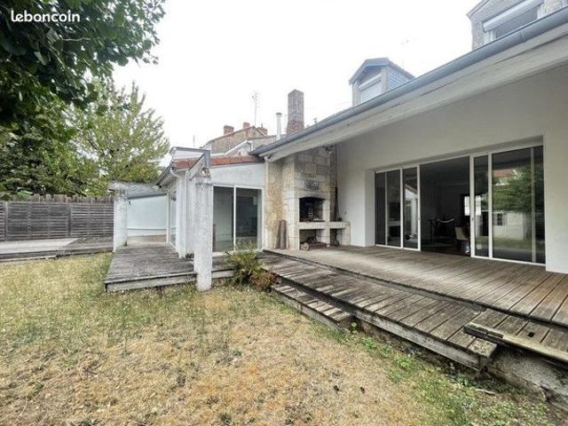 Maison 7 pièces 263 m²