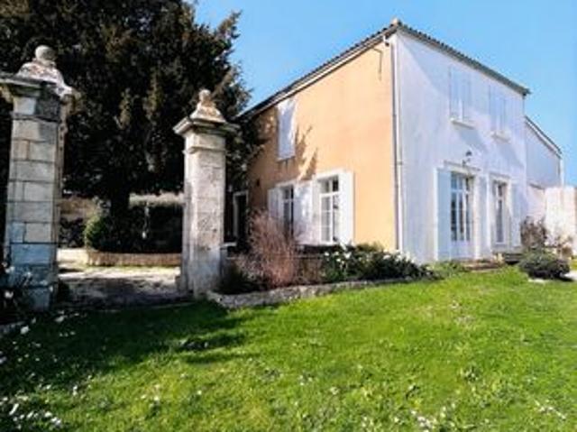 Maison 7 pièces 263 m²
