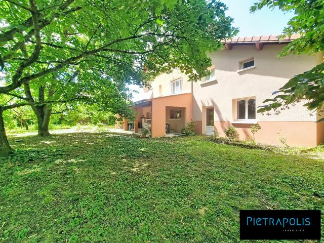 Maison 7 pièces 263 m²
