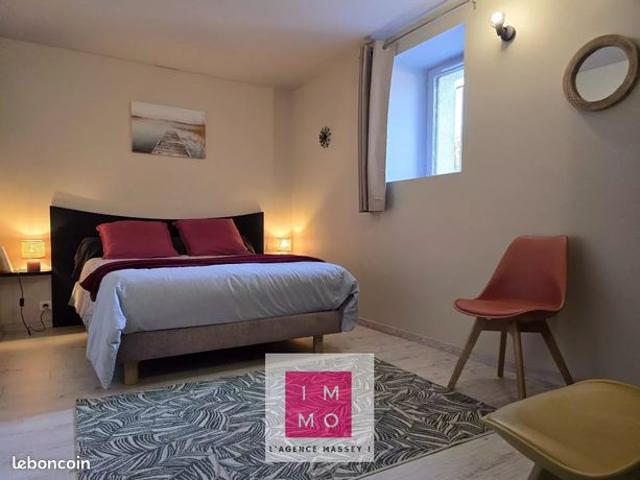 Maison 7 pièces 263 m²