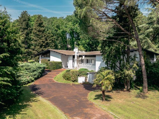 Maison 7 pièces 274 m²