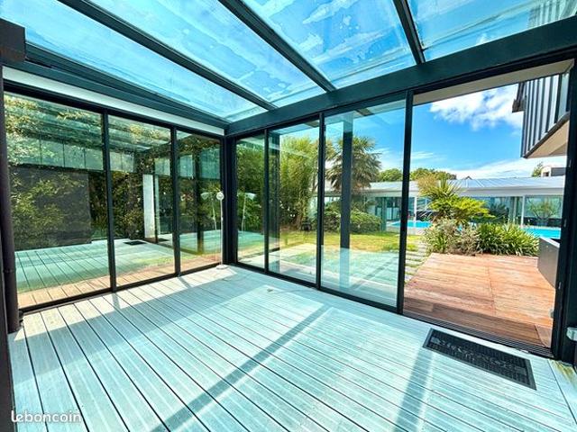 Maison 7 pièces 274 m²