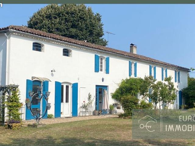 Maison 7 pièces 274 m²