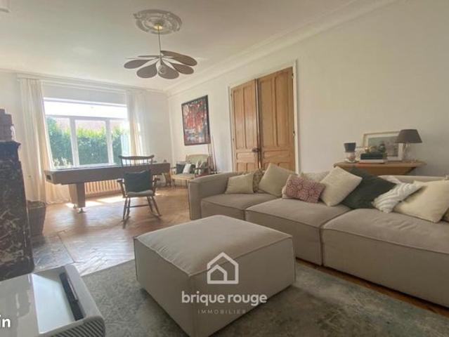 Maison 7 pièces 275 m²