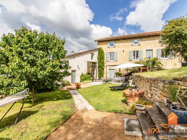 Maison 7 pièces 275 m²