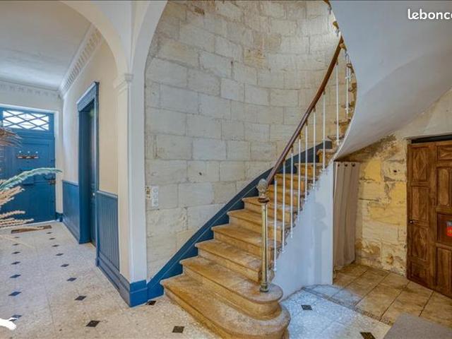 Maison 7 pièces 275 m²