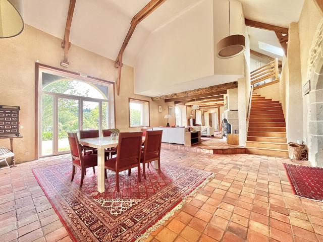 Maison 7 pièces 275 m²