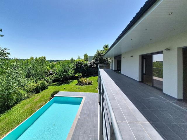Maison 7 pièces 275 m²