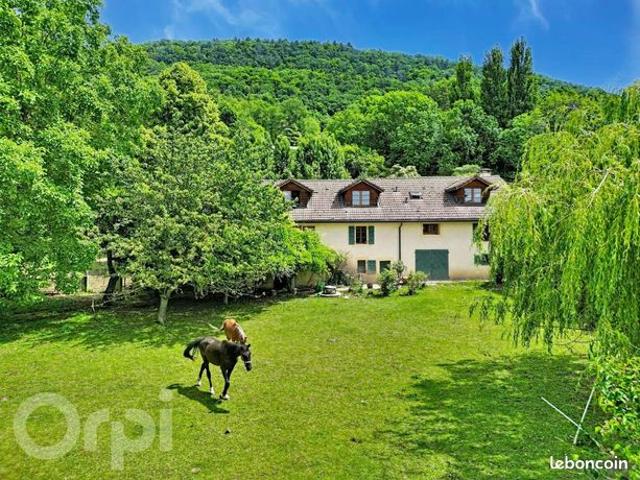 Maison 7 pièces 275 m²