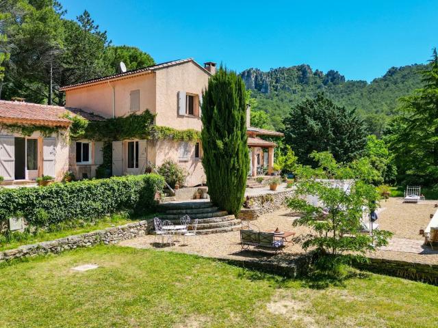 Maison 7 pièces 276 m²