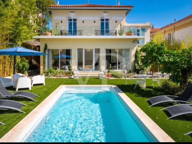 Maison 7 pièces 276 m²