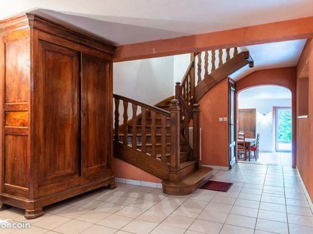 Maison 7 pièces 276 m²