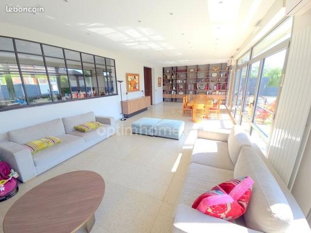 Maison 7 pièces 276 m²
