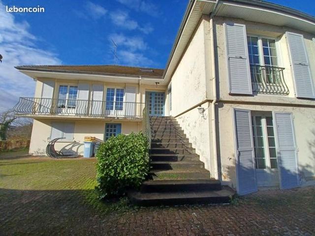 Maison 7 pièces 277 m²