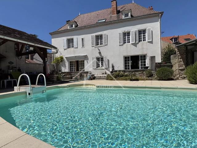 Maison 7 pièces 277 m²