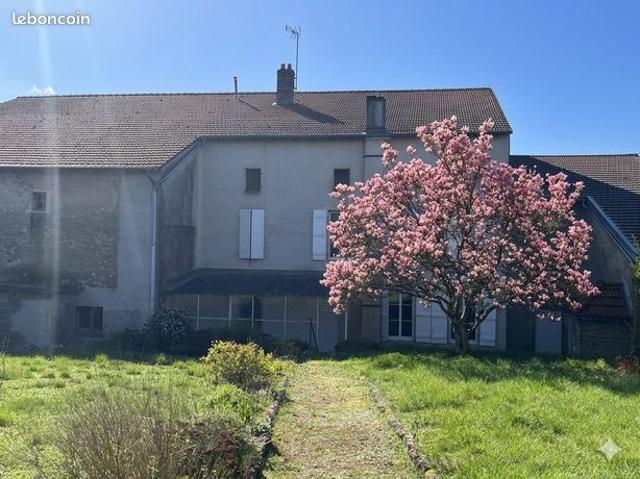 Maison 7 pièces 277 m²