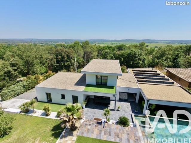 Maison 7 pièces 278 m²