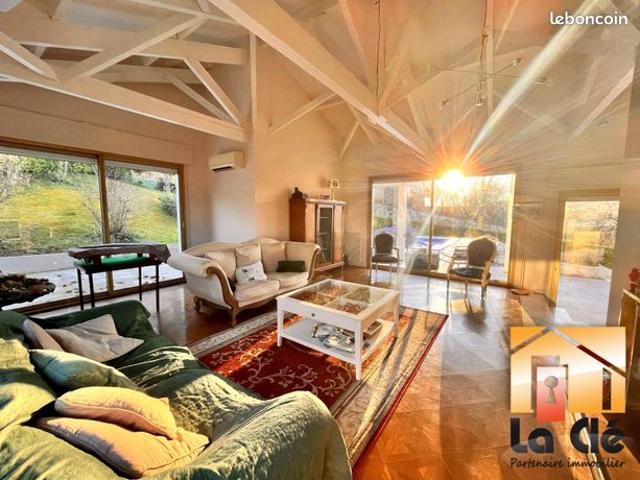 Maison 7 pièces 278 m²