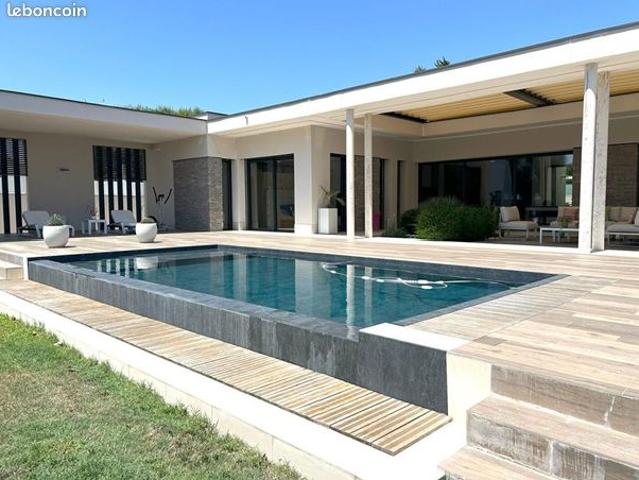 Maison 7 pièces 278 m²