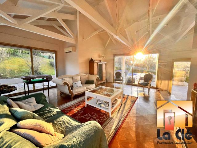 Maison 7 pièces 278 m²