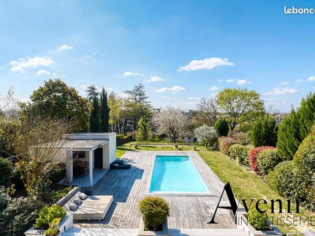 Maison 7 pièces 278 m²