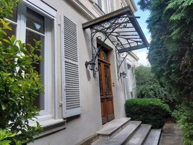 Maison 7 pièces 278 m²