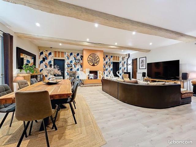 Maison 7 pièces 279 m²