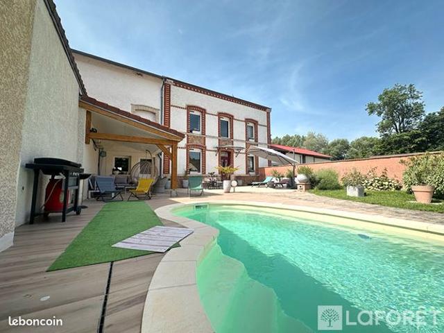 Maison 7 pièces 279 m²
