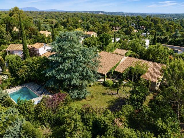 Maison 9 pièces 279 m²
