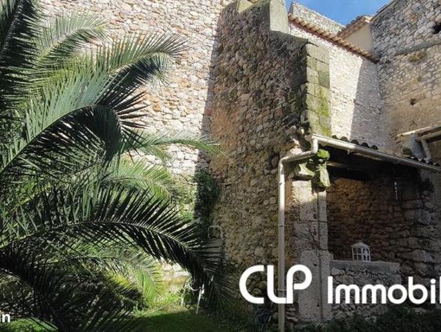 Maison 7 pièces 270 m²