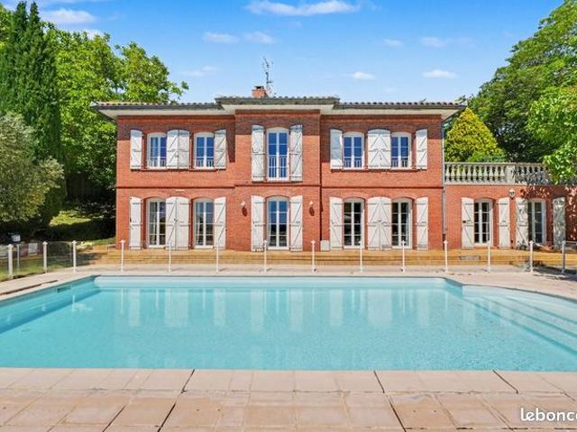 Maison 7 pièces 270 m²