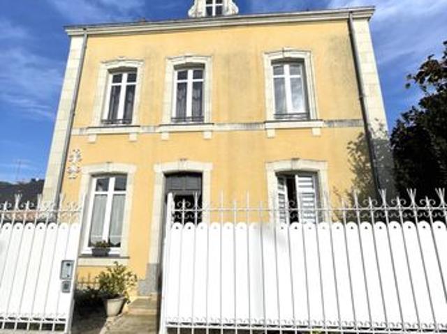 Maison 7 pièces 270 m²