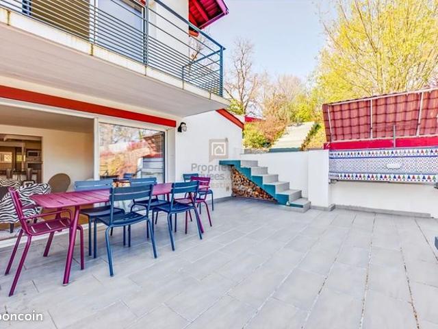 Maison 7 pièces 270 m²