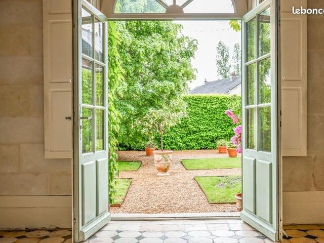 Maison 7 pièces 270 m²